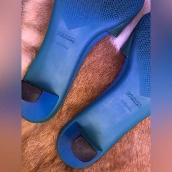 ⭐️ Rare Y2K Blue Prada Seatbelt Strap Spell Out Sandals size 8 - Picture 7 of 8